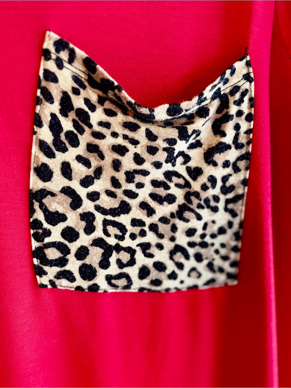Zenana 1X Red V-Neck Top Leopard Print Pocket Stretch Short Sleeve Blouse - Picture 3 of 9